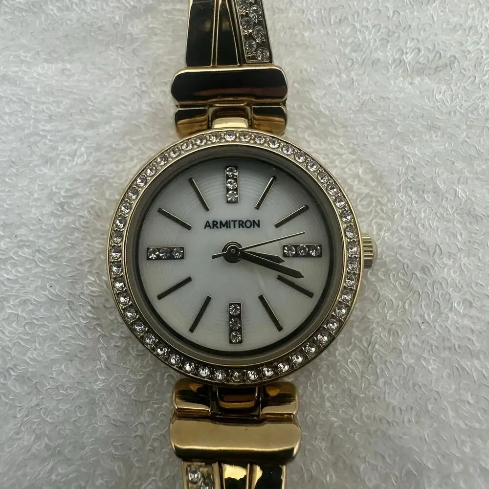 Armitron watch details